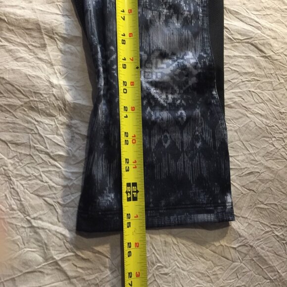 The North Face Calf Length Yoga Pants Capri Leggings  Medium - Picture 4 of 8